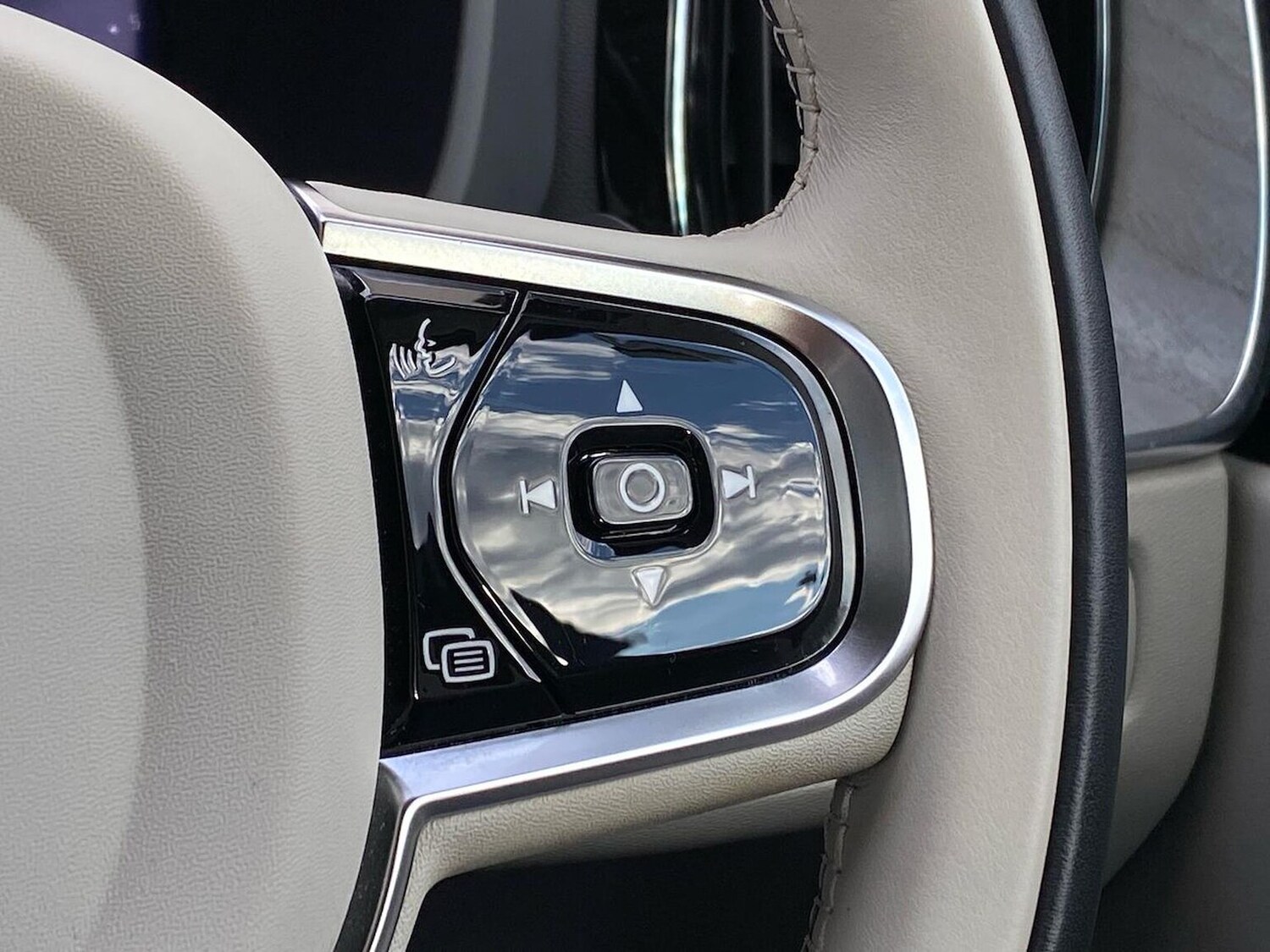 Used Volvo XC60 2023 for sale - 78191273: Photo 28