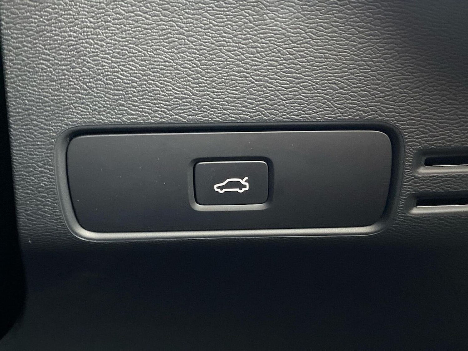 Used Volvo XC40 2022 for sale - 76164958: Photo 22