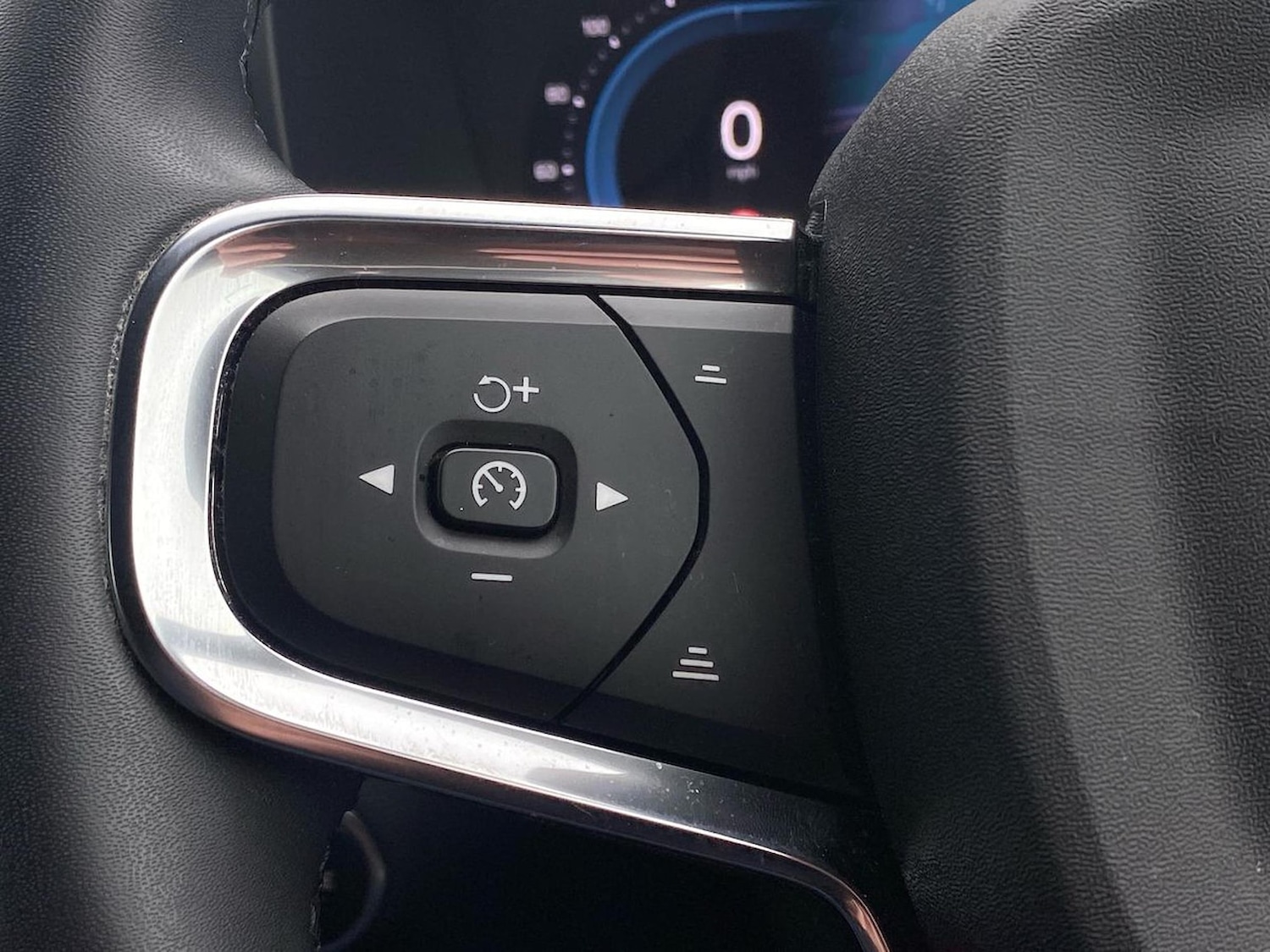 Used Volvo XC40 2022 for sale - 76164958: Photo 27