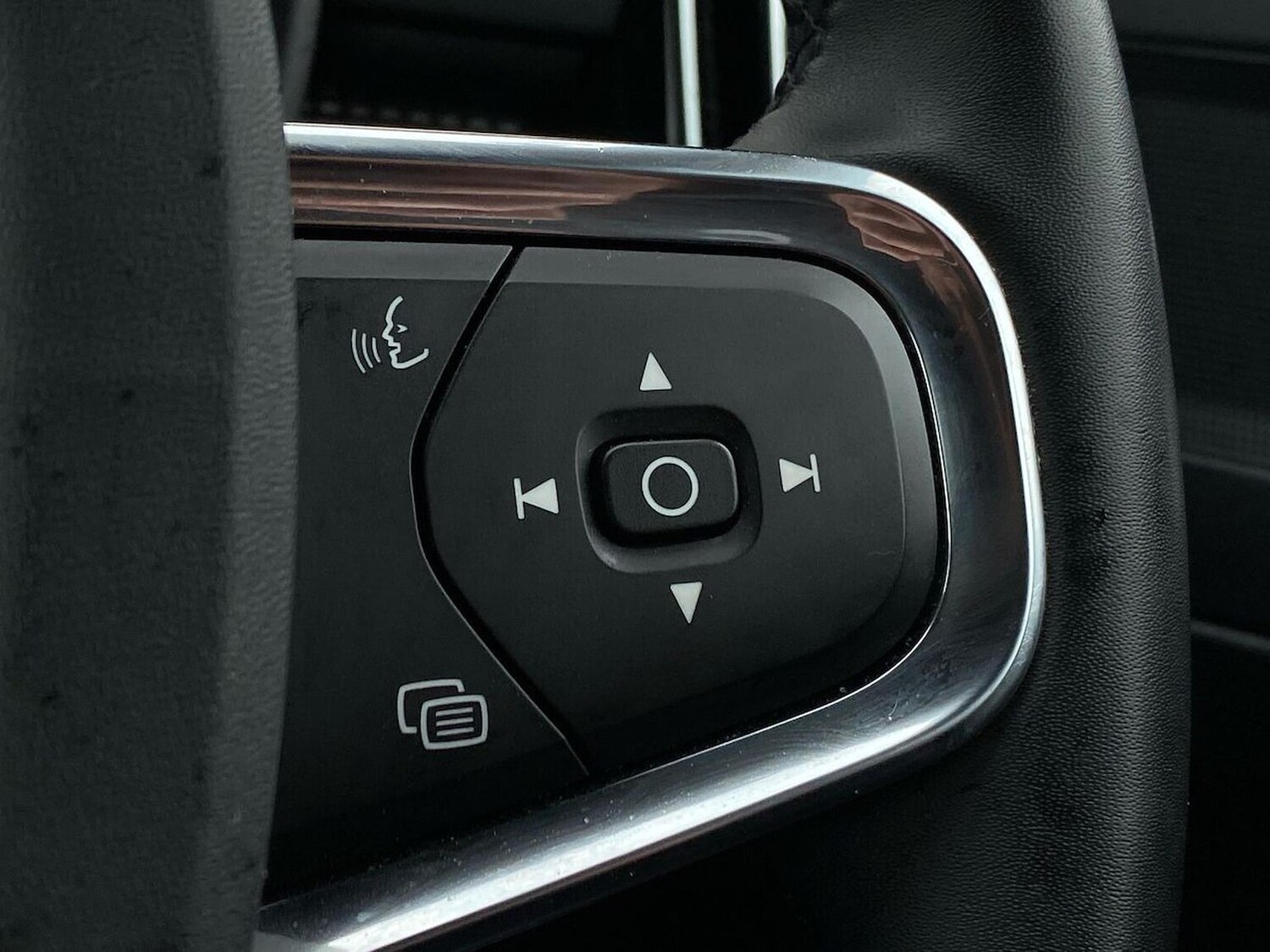 Used Volvo XC40 2022 for sale - 78191244: Photo 27