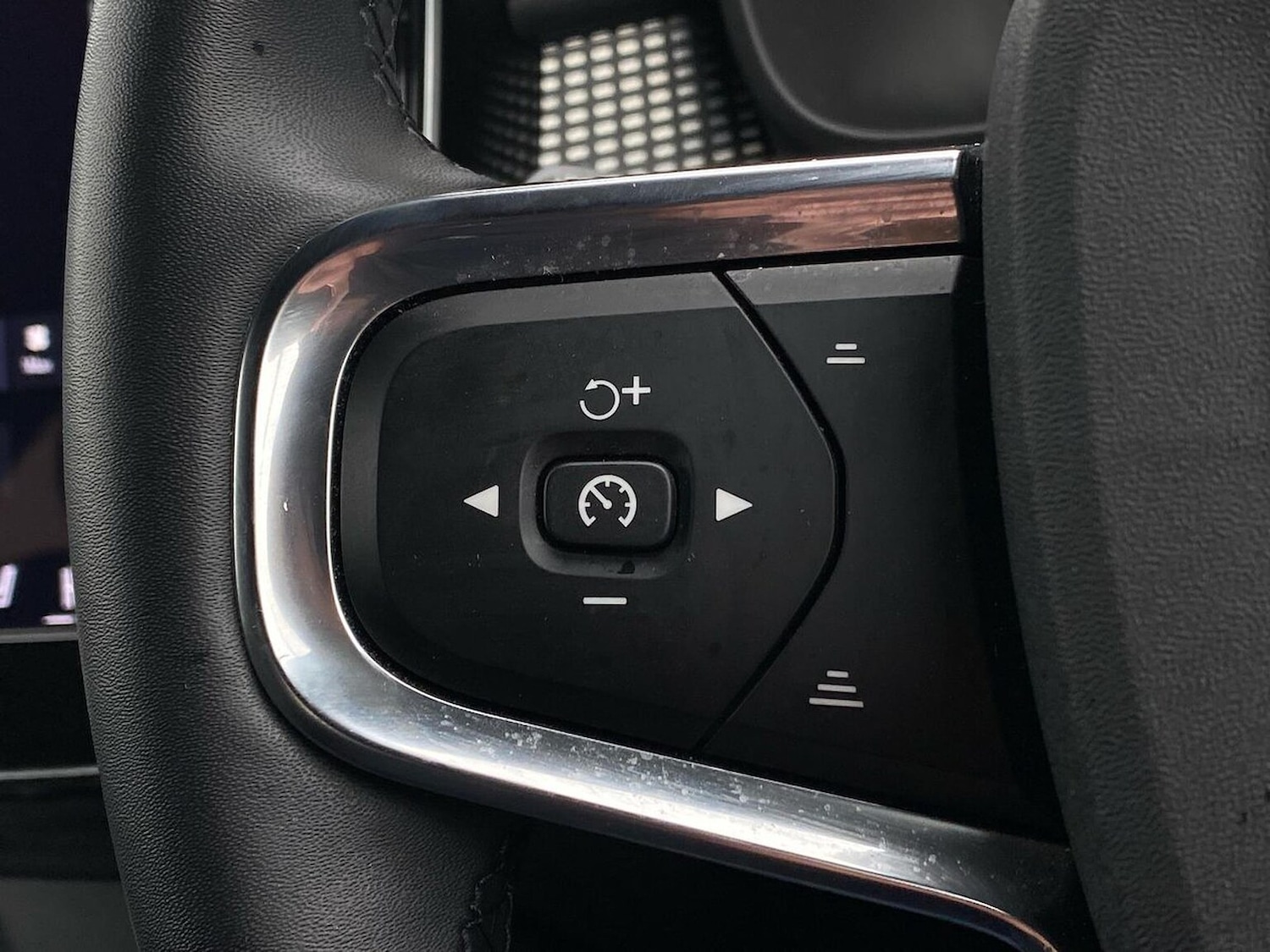 Used Volvo XC40 2022 for sale - 78191244: Photo 28