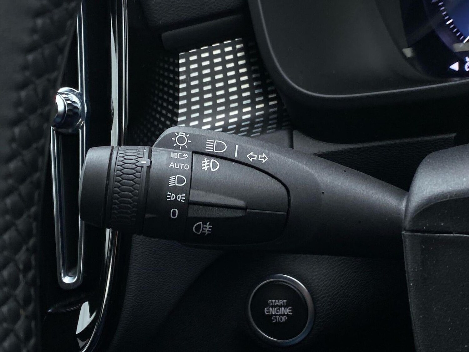 Used Volvo XC40 2022 for sale - 78191244: Photo 30