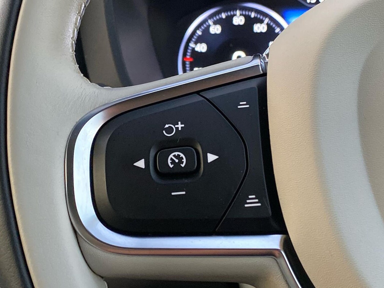 Used Volvo XC60 2019 for sale - 76471071: Photo 28