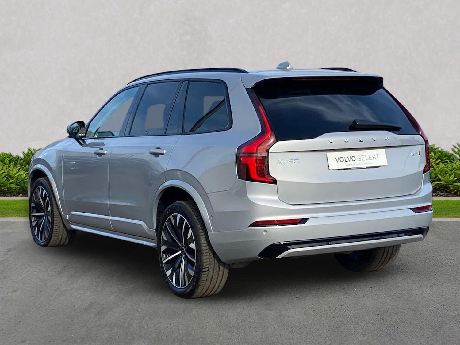 Used Volvo XC90 2025 for sale - 78191123: Photo 2