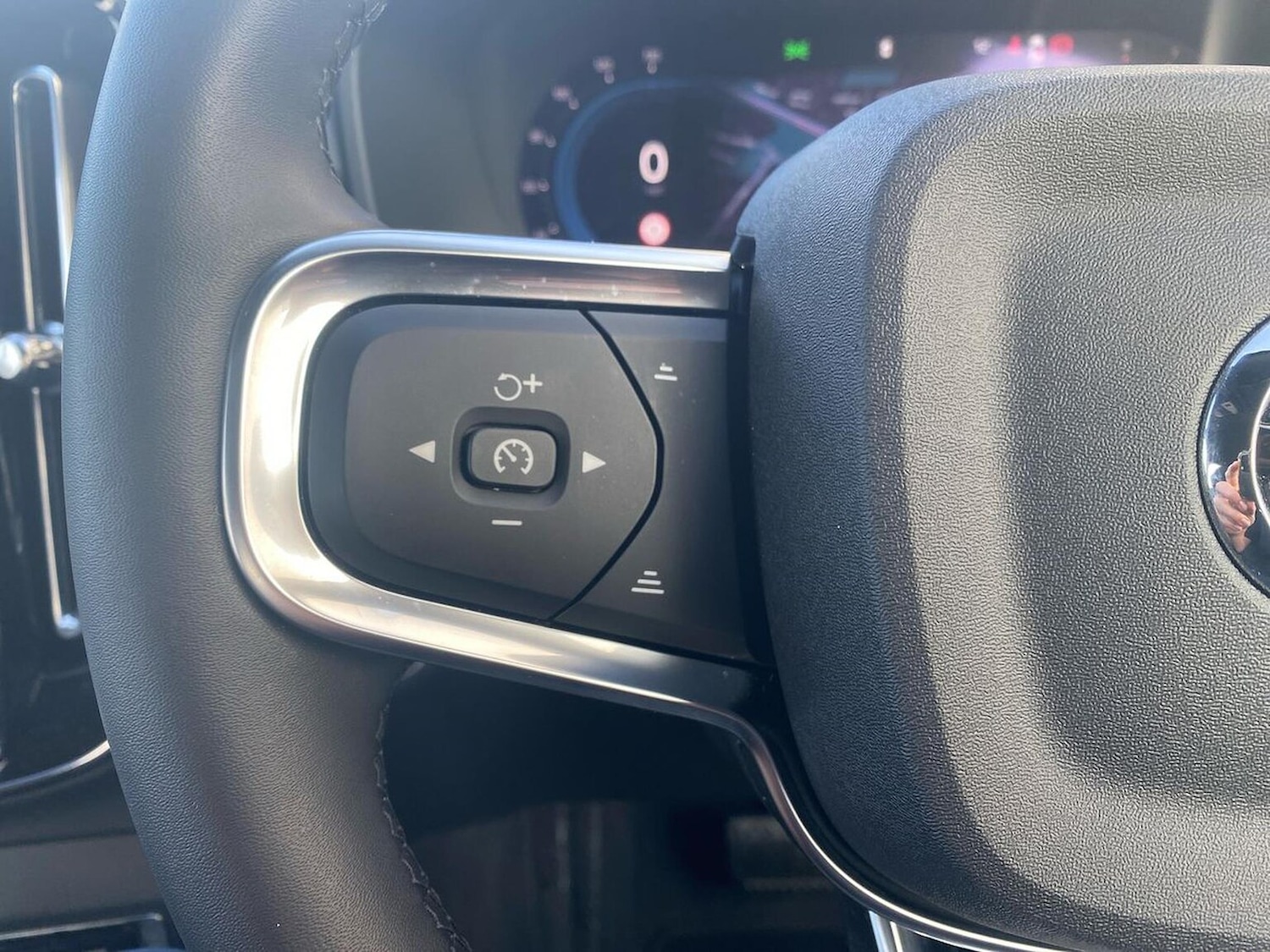 Used Volvo XC40 2024 for sale - 76187185: Photo 26