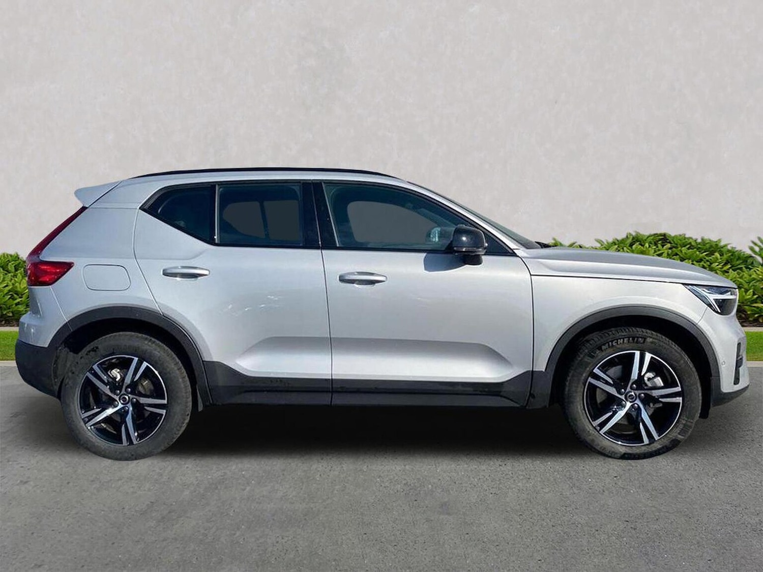 Used Volvo XC40 2024 for sale - 76187185: Photo 3