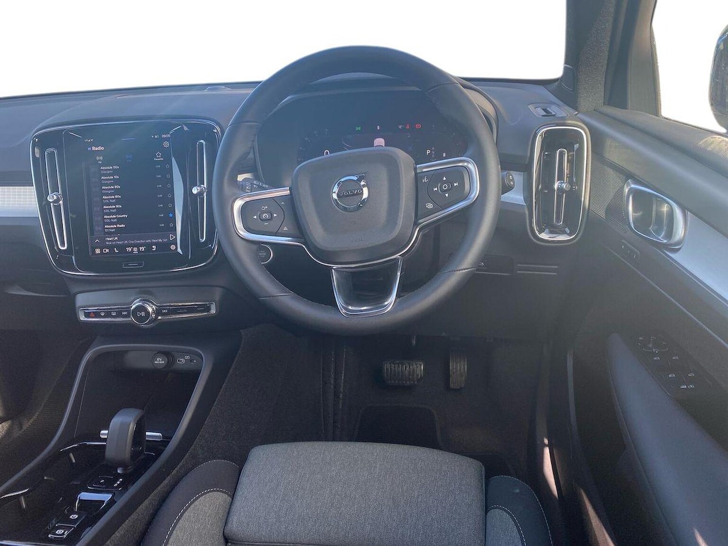 Used Volvo XC40 2024 for sale - 76187185: Photo 9