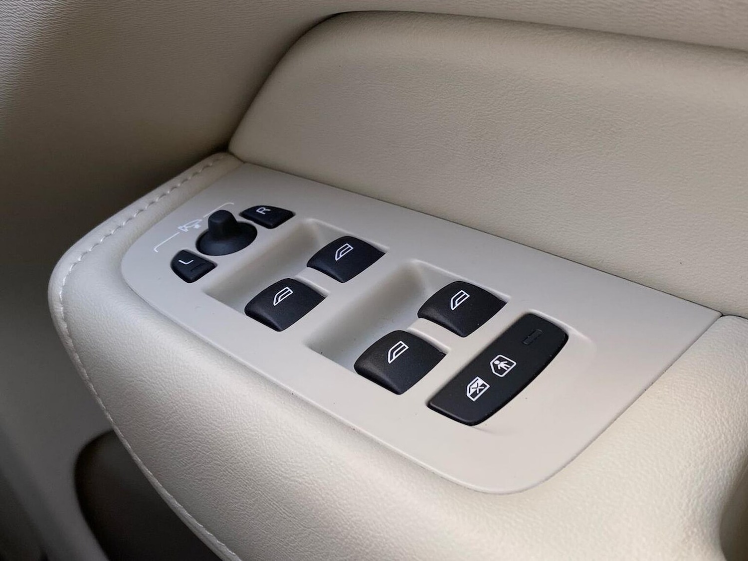 Used Volvo XC60 2025 for sale - 76643588: Photo 22