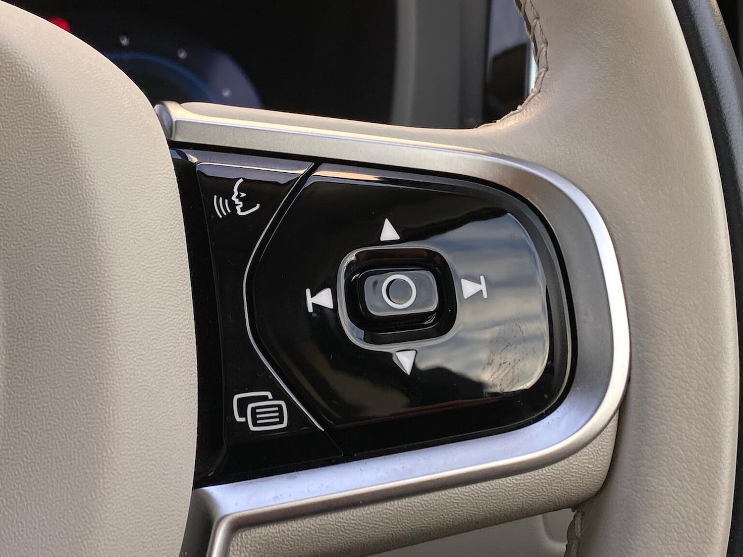 Used Volvo XC60 2025 for sale - 76643588: Photo 27