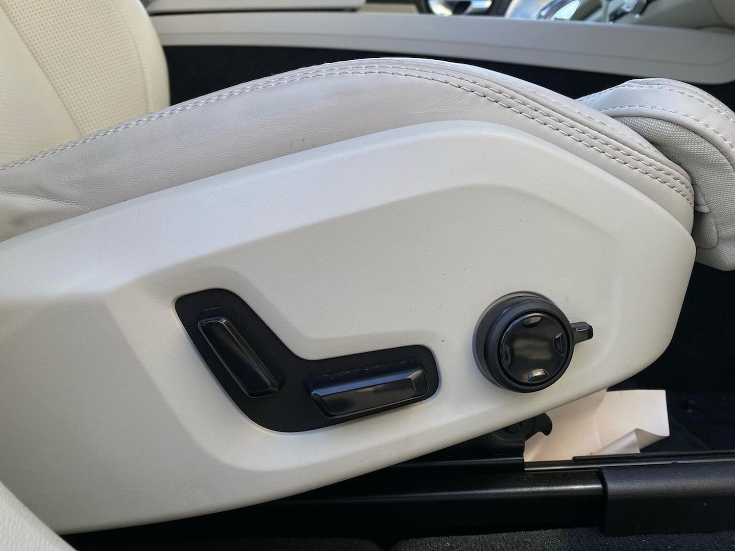 Used Volvo XC60 2025 for sale - 76643588: Photo 31