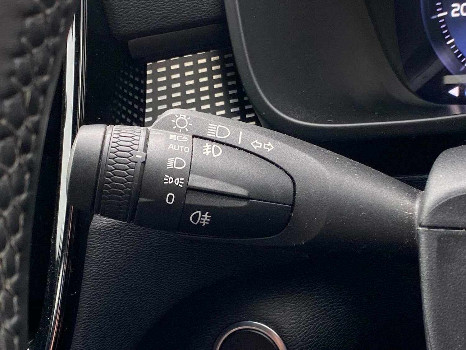 Used Volvo XC40 2021 for sale - 76369141: Photo 29