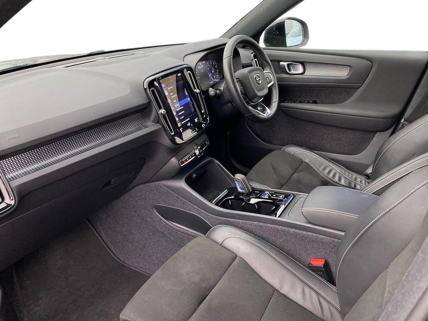 Used Volvo XC40 2021 for sale - 76369141: Photo 8