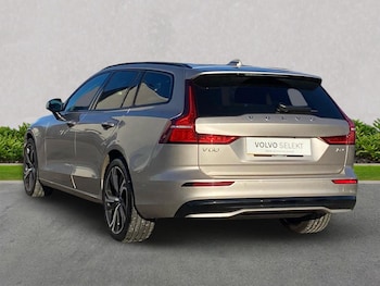 Used Volvo V60 2023 for sale - 76605561: Photo