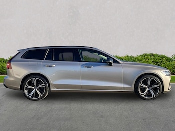 Used Volvo V60 2023 for sale - 76605561: Photo