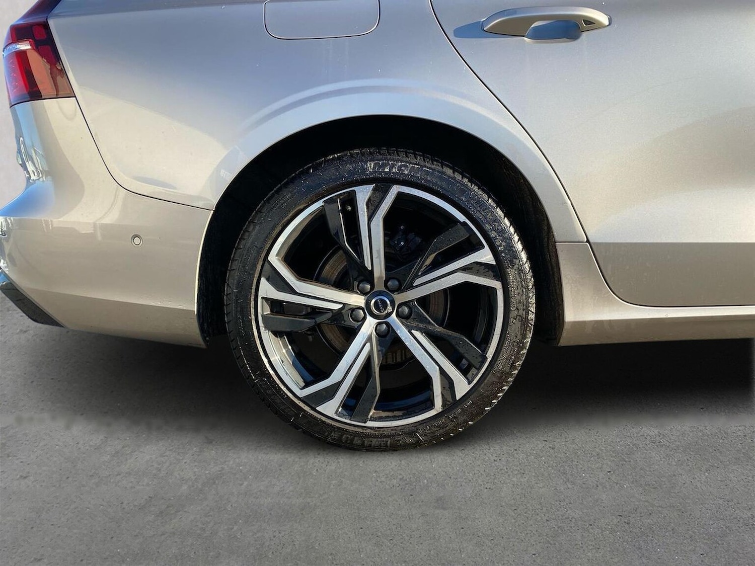 Used Volvo V60 2023 for sale - 76605561: Photo 7