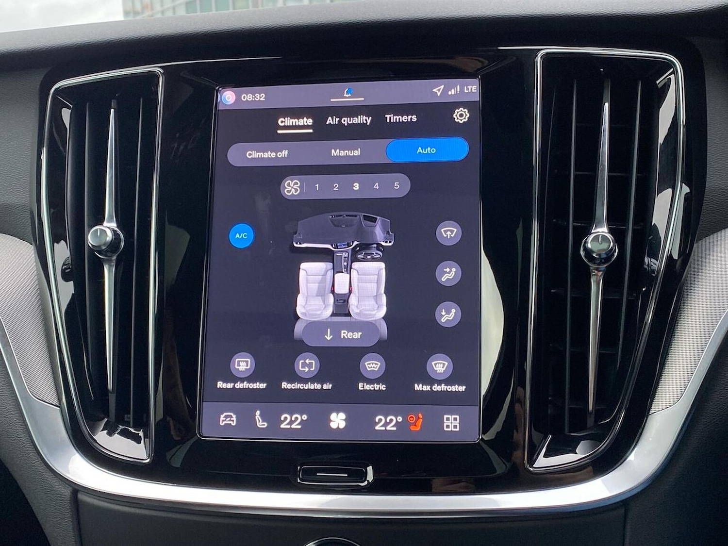 Used Volvo V60 2025 for sale - 77984049: Photo 24