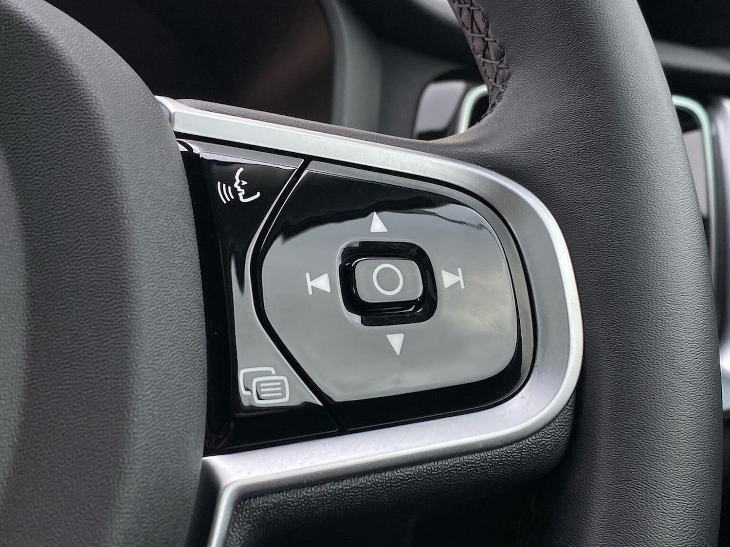 Used Volvo V60 2025 for sale - 77984049: Photo 25