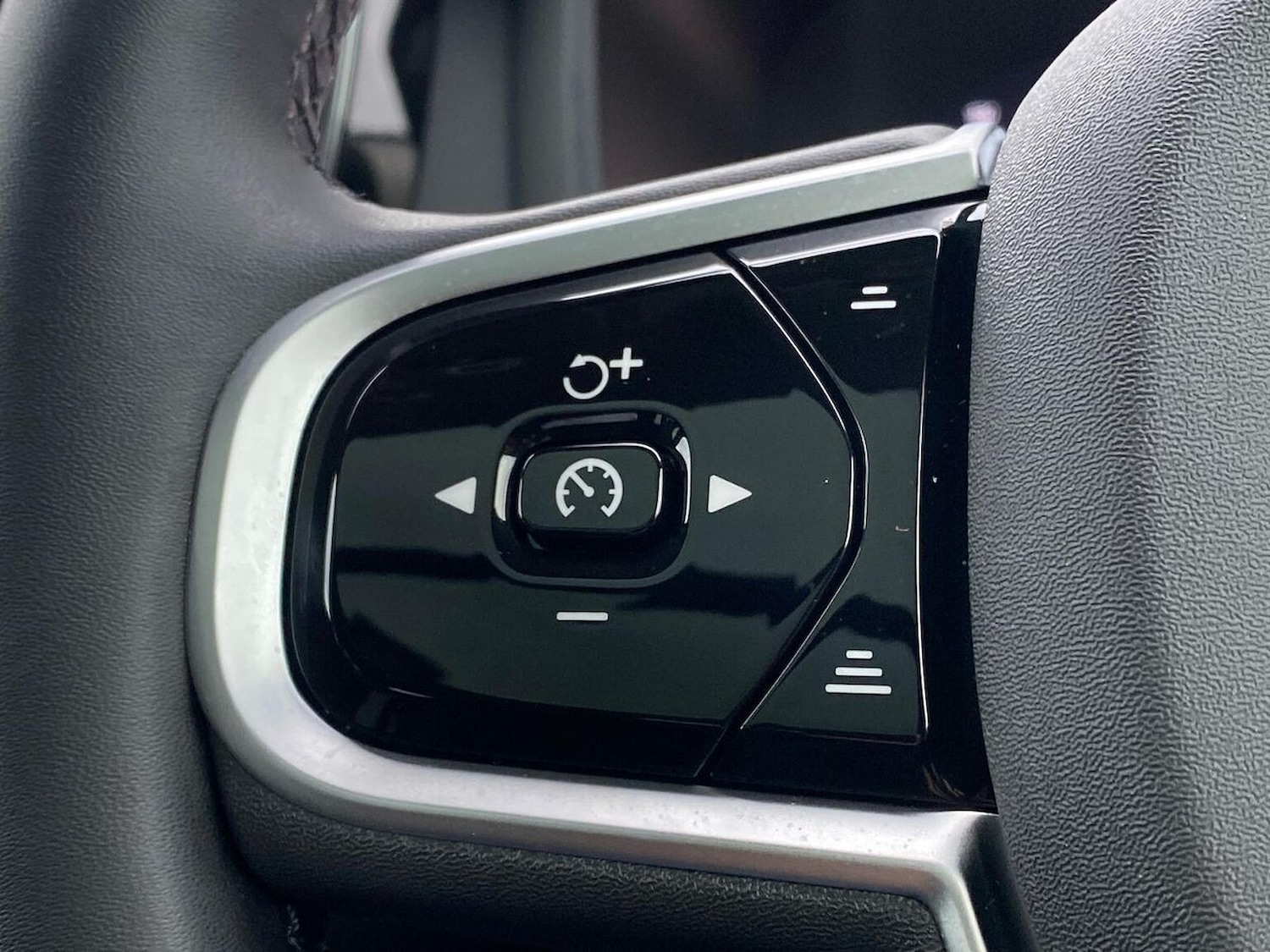 Used Volvo V60 2025 for sale - 77984049: Photo 26