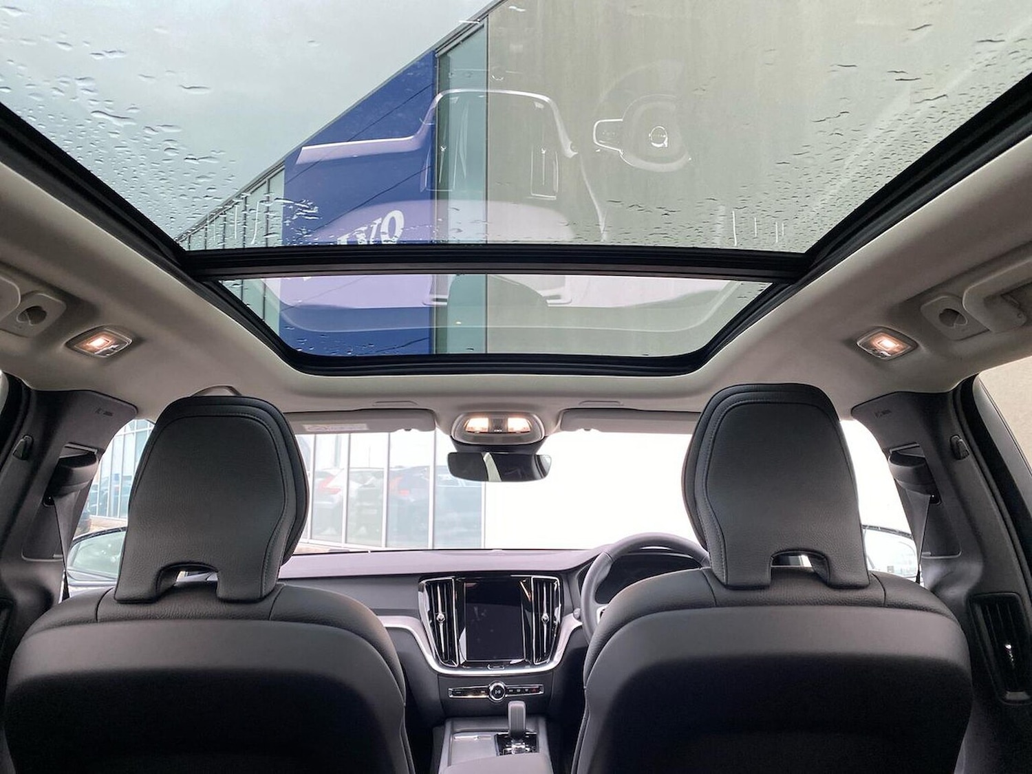 Used Volvo V60 2025 for sale - 77984049: Photo 31