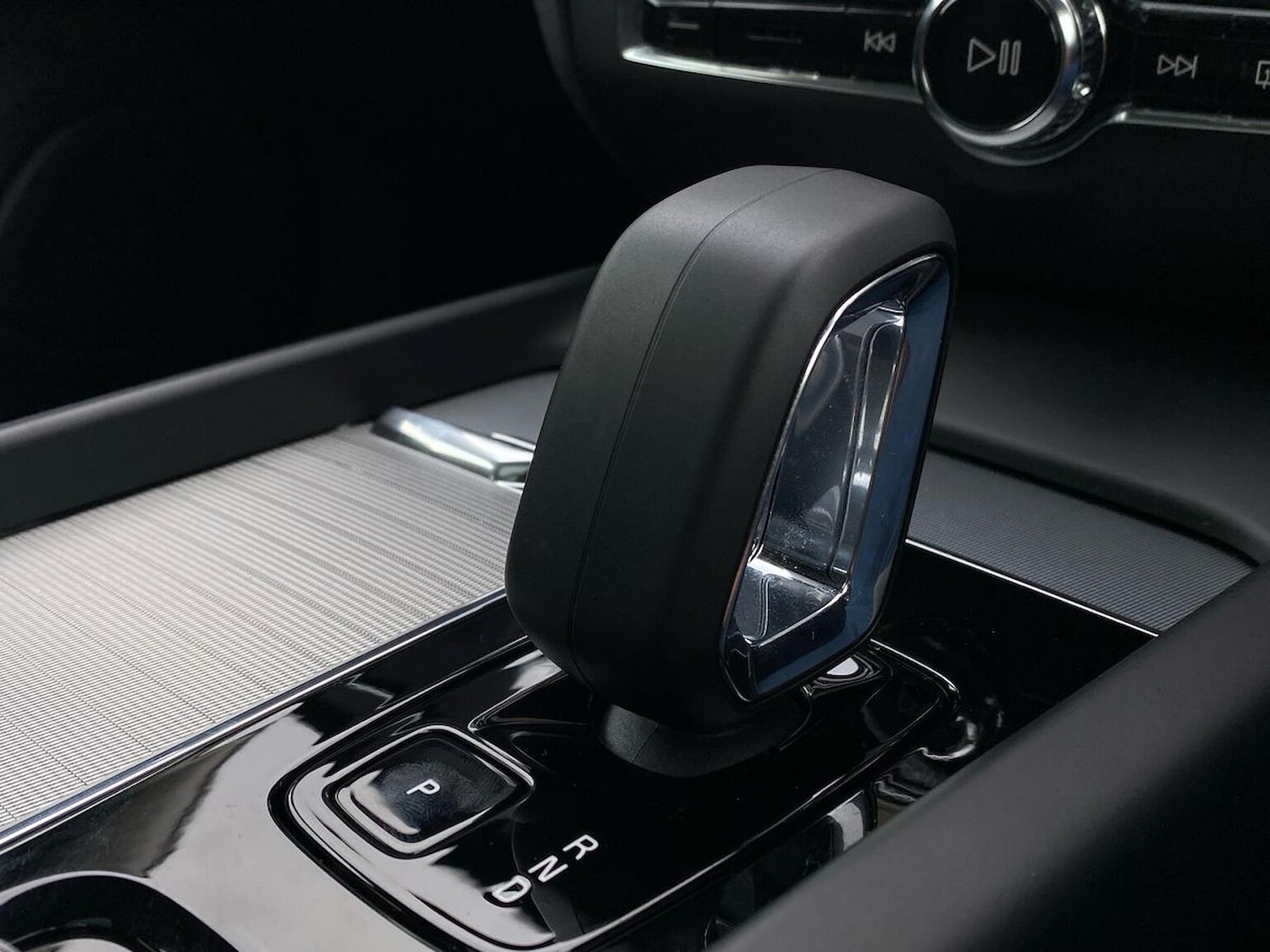 Used Volvo V60 2025 for sale - 77984049: Photo 38