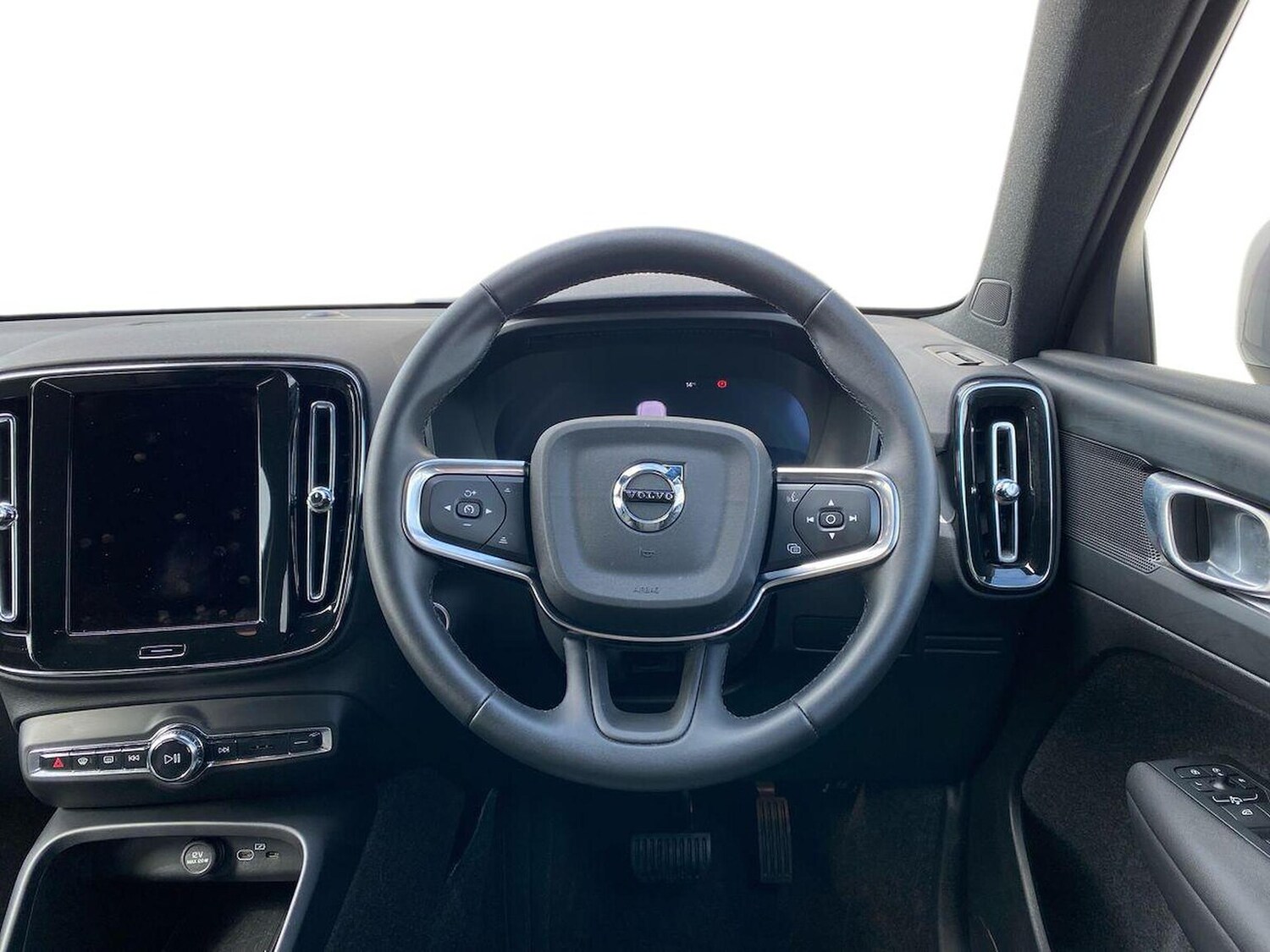 Used Volvo XC40 2025 for sale - 78191134: Photo 11