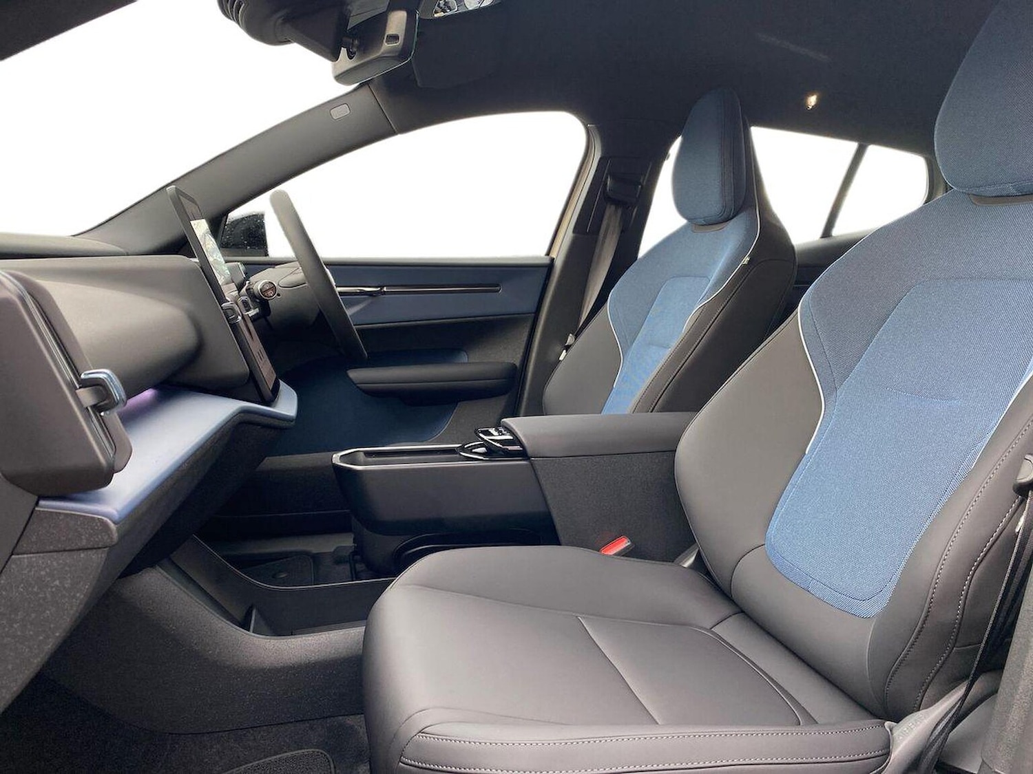 Used Volvo EX30 2025 for sale - 76777358: Photo 8