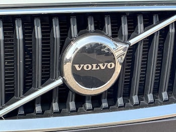 Used Volvo XC60 2023 for sale - 79330243: Photo