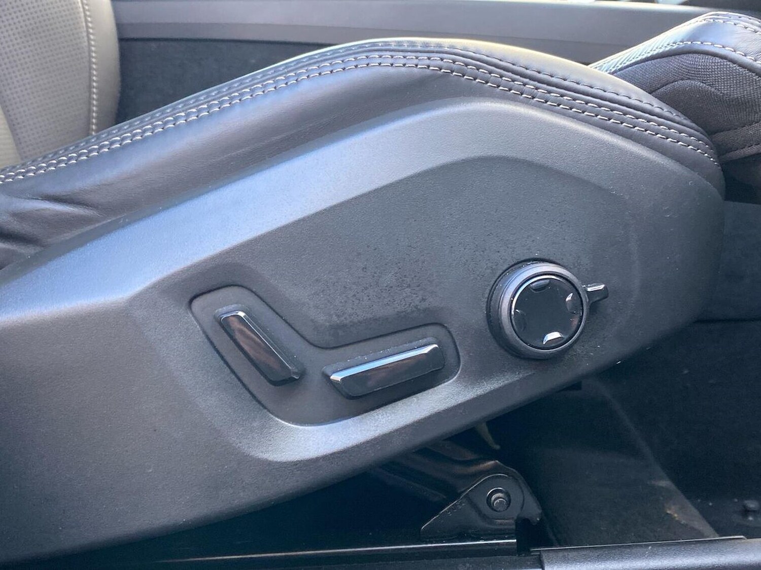 Used Volvo XC60 2025 for sale - 77489719: Photo 30