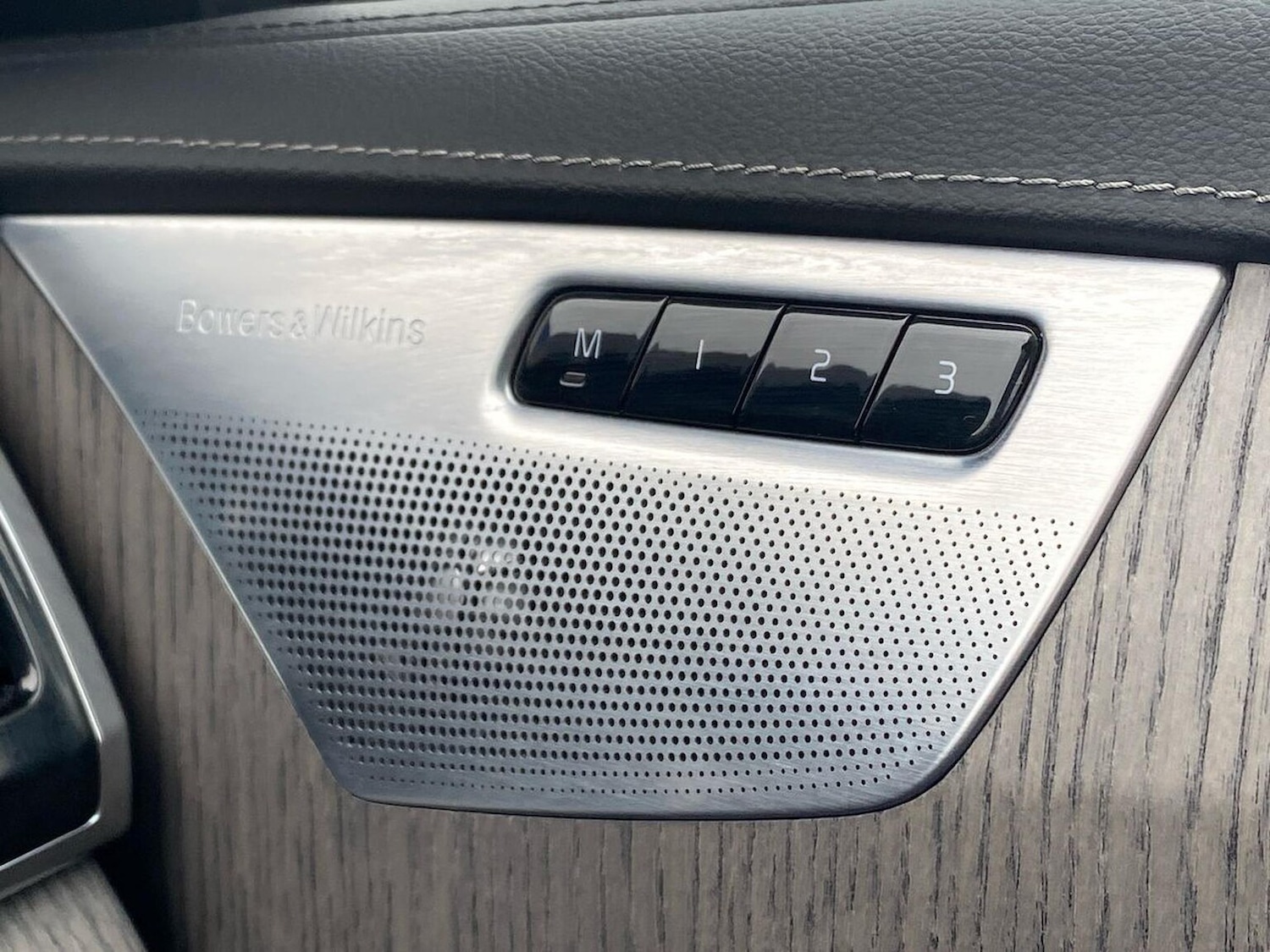 Used Volvo XC90 2022 for sale - 76057897: Photo 2