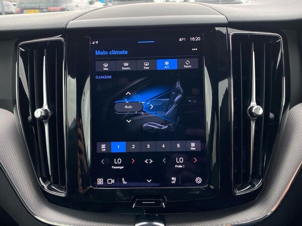 Used Volvo XC60 2022 for sale - 76231701: Photo 25