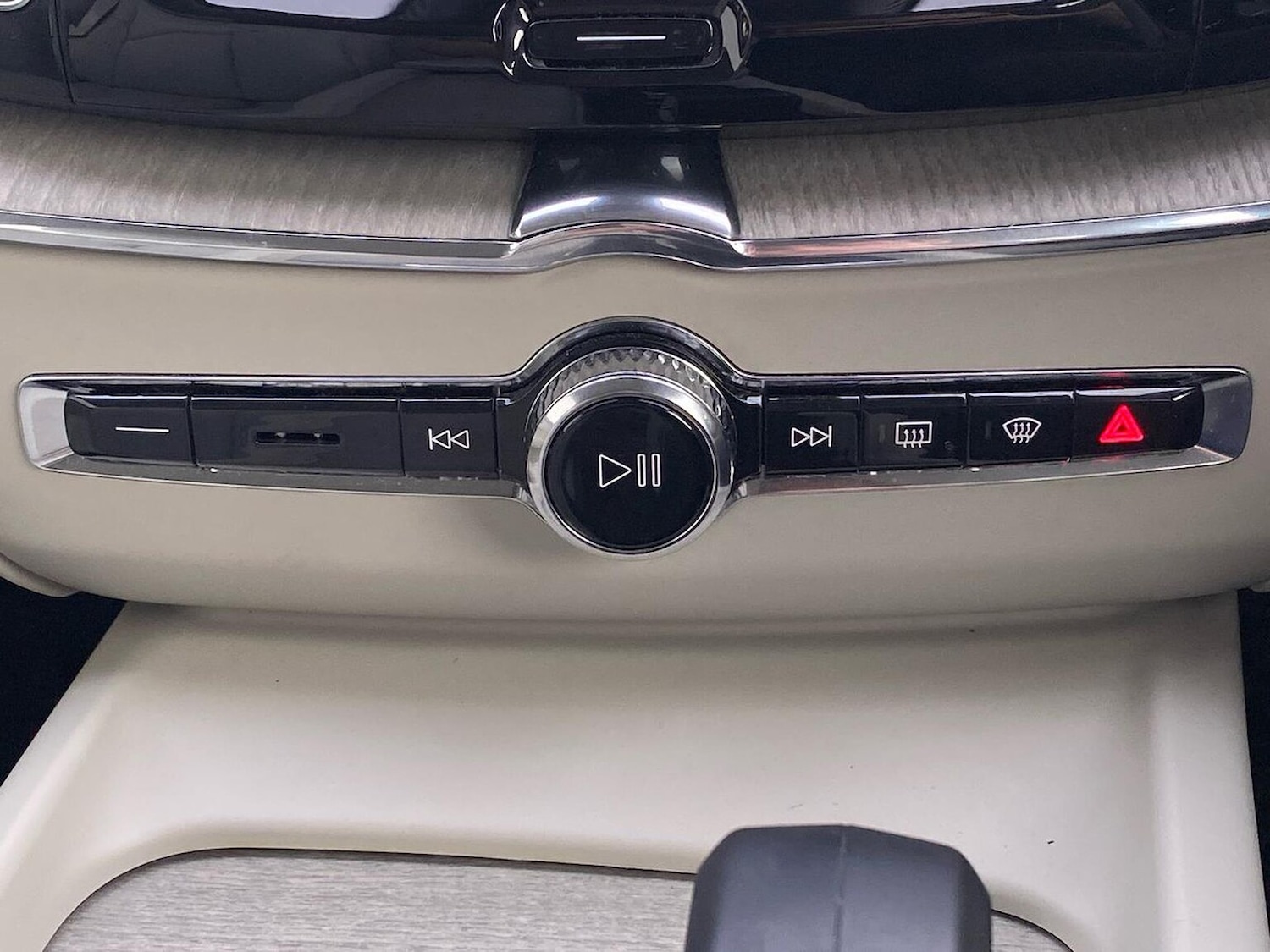 Used Volvo XC60 2023 for sale - 76471072: Photo 13