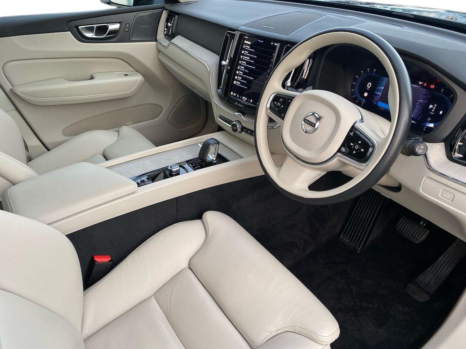 Used Volvo XC60 2023 for sale - 76471072: Photo 16