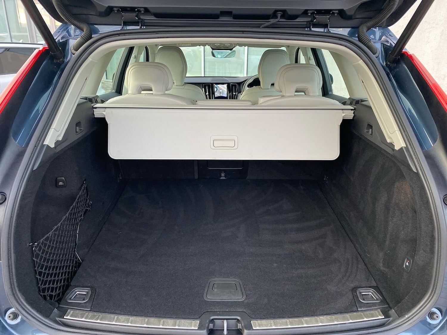 Used Volvo XC60 2023 for sale - 76471072: Photo 18