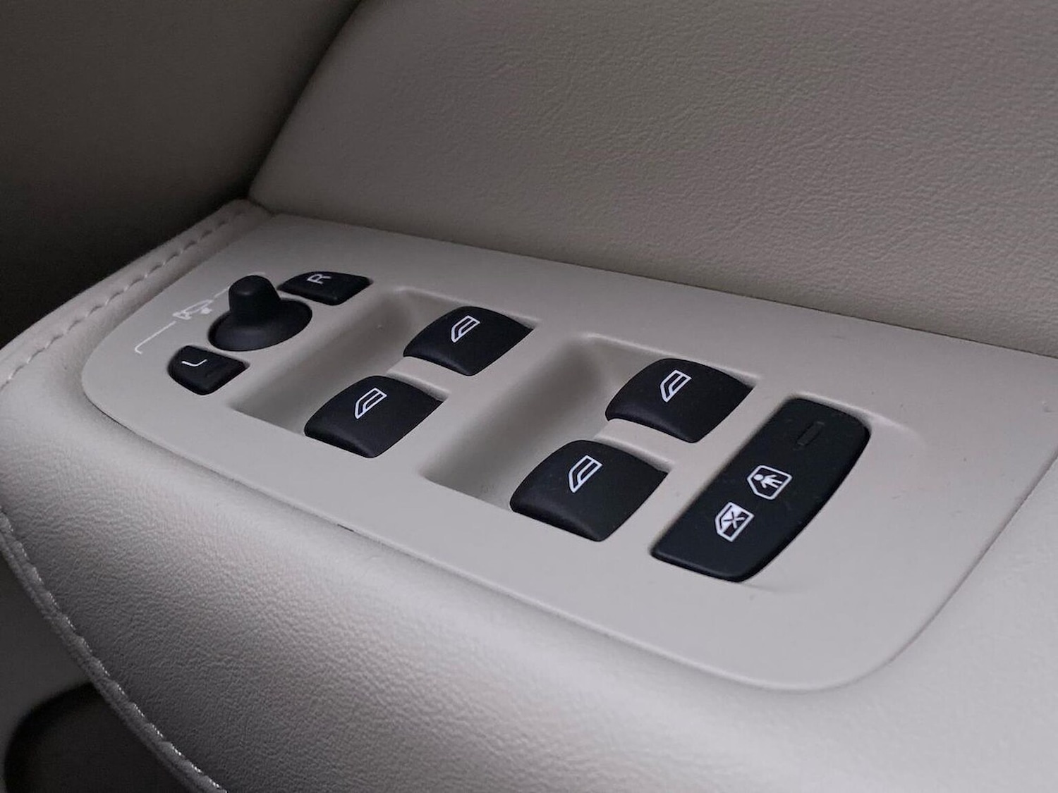 Used Volvo XC60 2023 for sale - 76471072: Photo 22