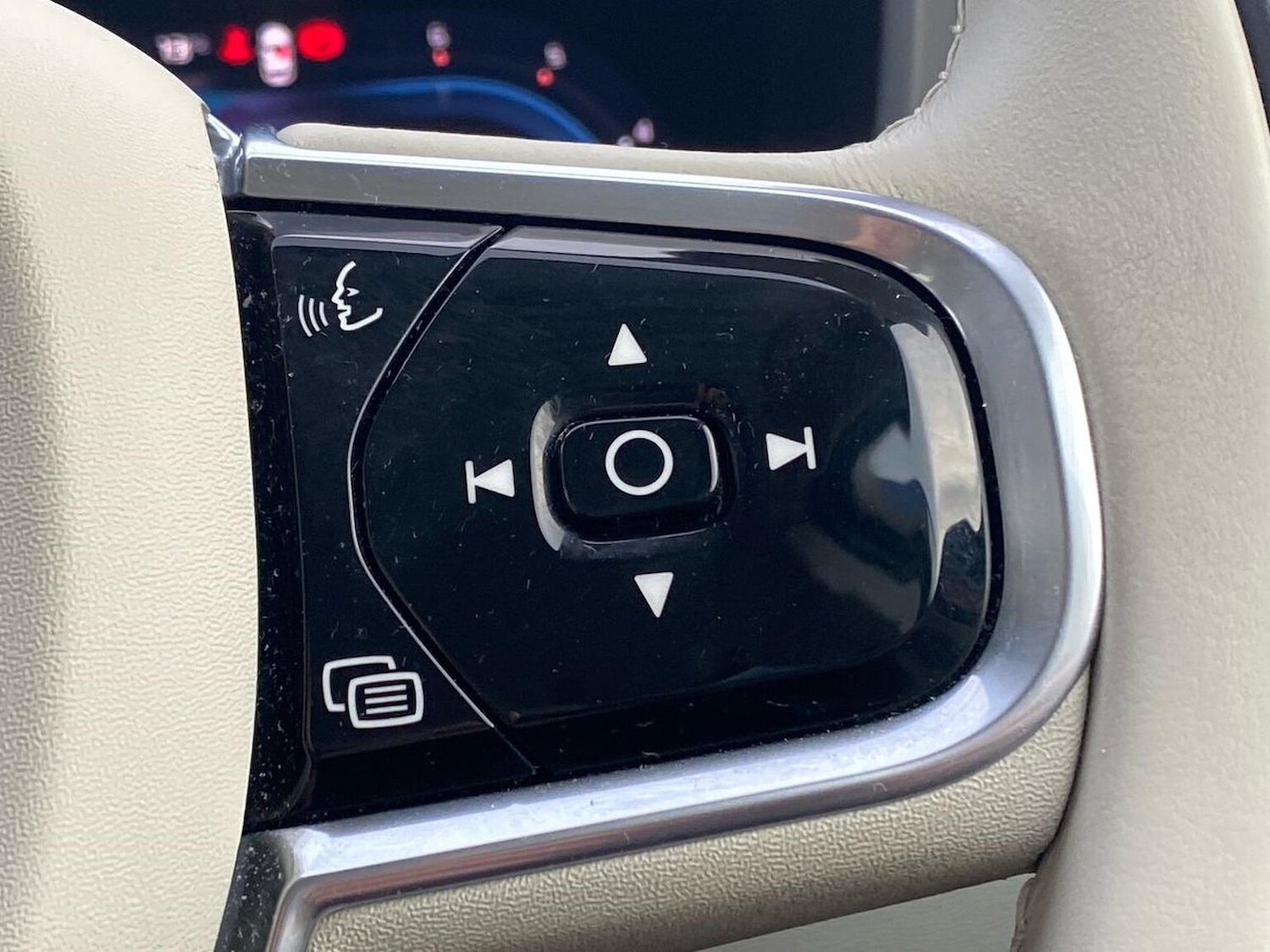 Used Volvo XC60 2023 for sale - 76471072: Photo 27