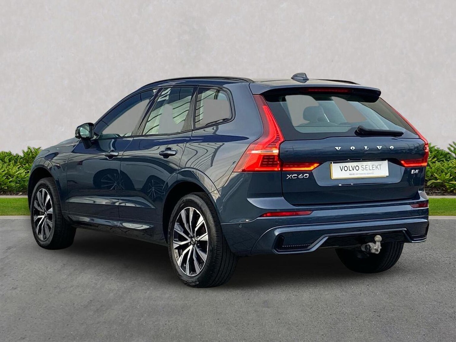 Used Volvo XC60 2023 for sale - 76471072: Photo 3