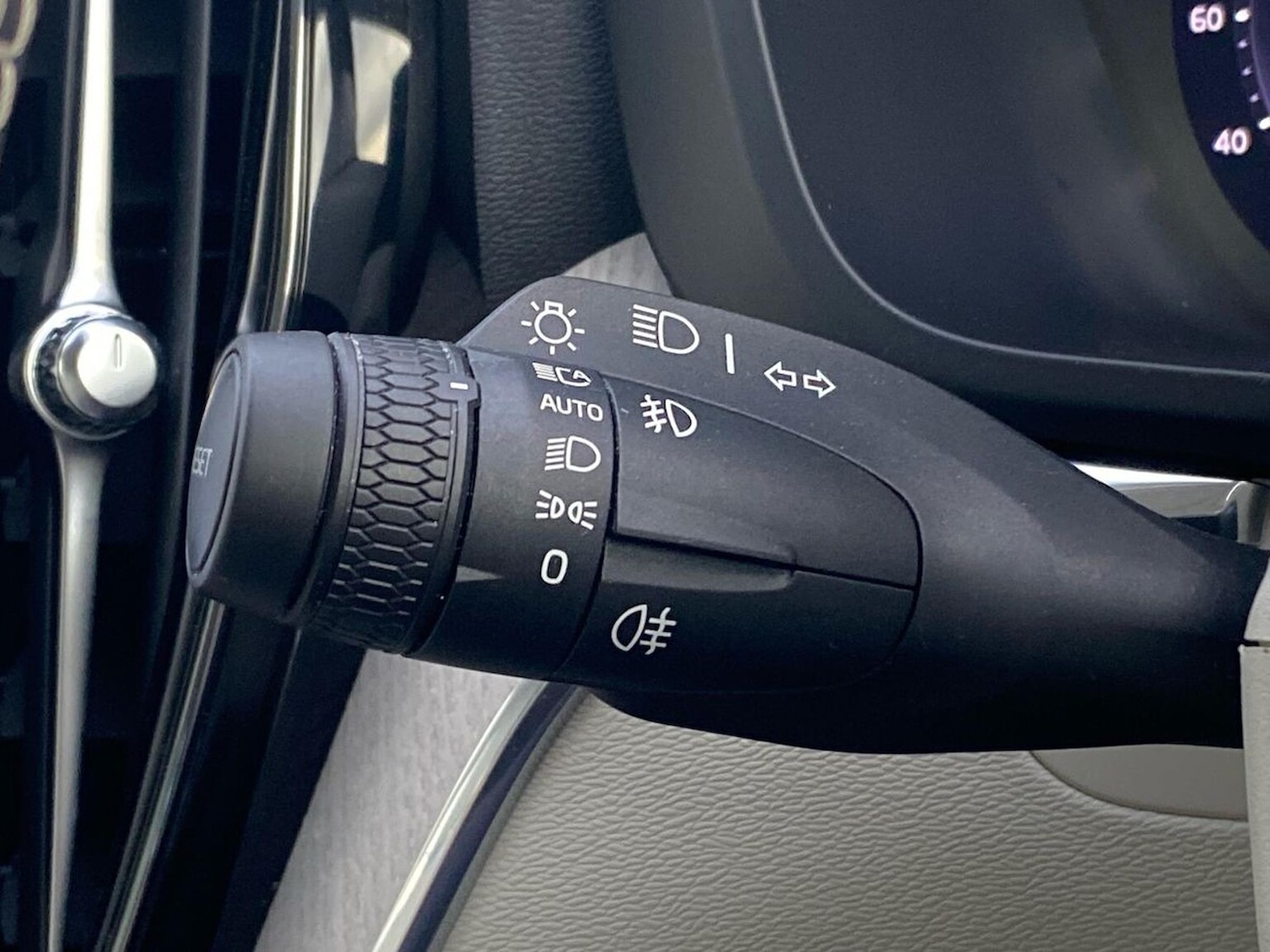 Used Volvo XC60 2023 for sale - 76471072: Photo 30