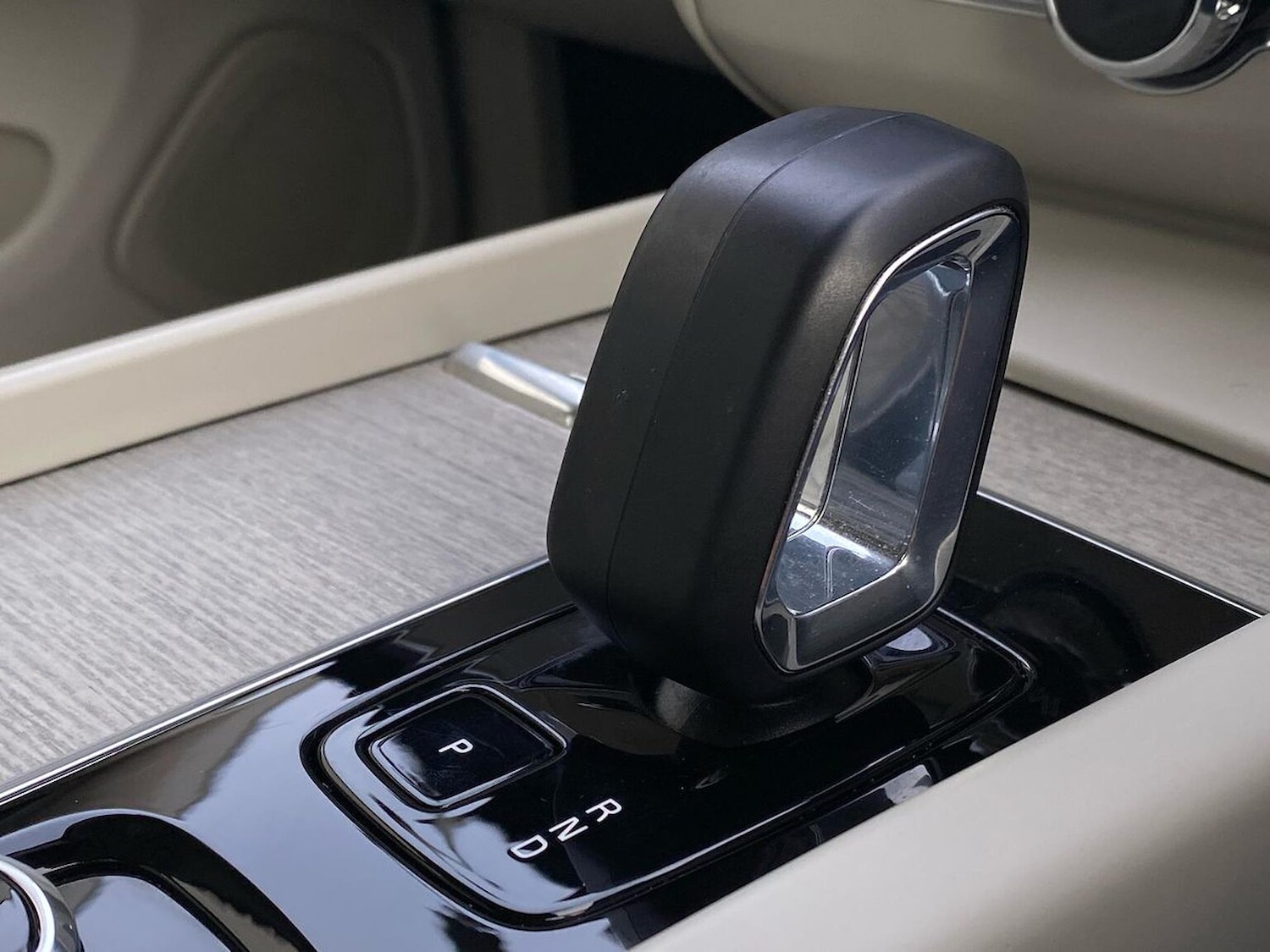 Used Volvo XC60 2023 for sale - 76471072: Photo 38