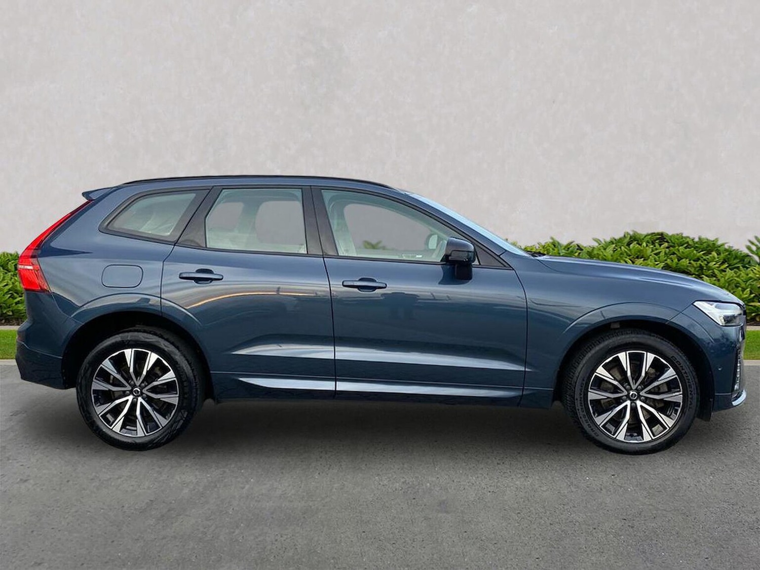 Used Volvo XC60 2023 for sale - 76471072: Photo 4