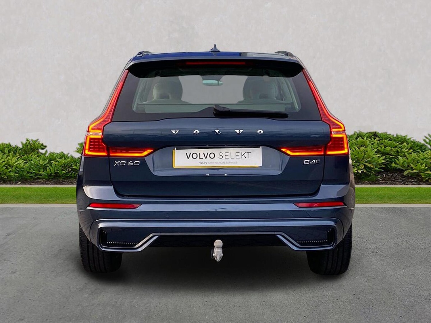 Used Volvo XC60 2023 for sale - 76471072: Photo 5