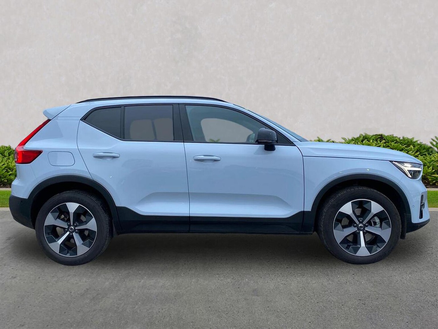 Used Volvo XC40 2025 for sale - 77616741: Photo 3
