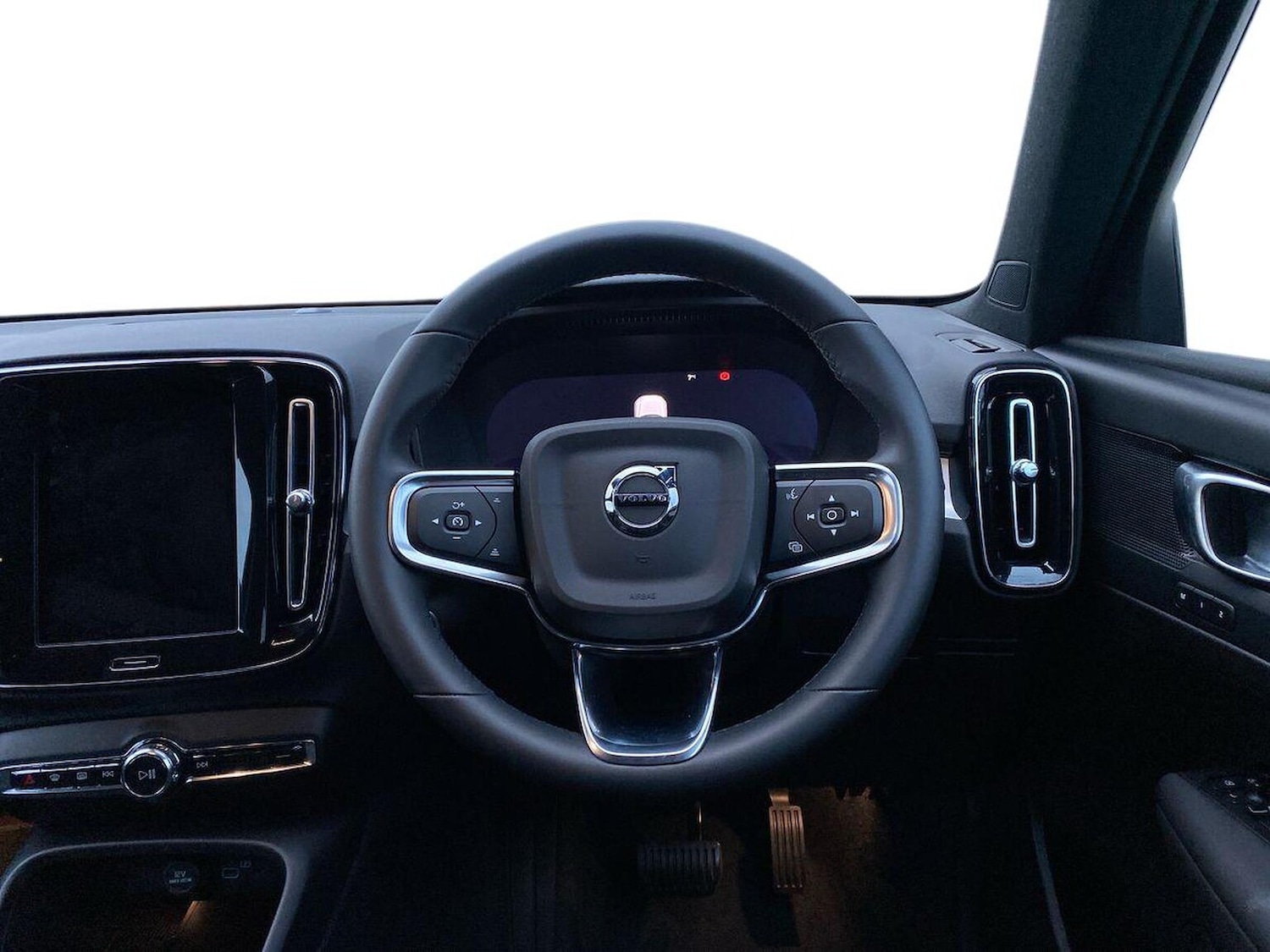 Used Volvo XC40 2025 for sale - 77616741: Photo 9