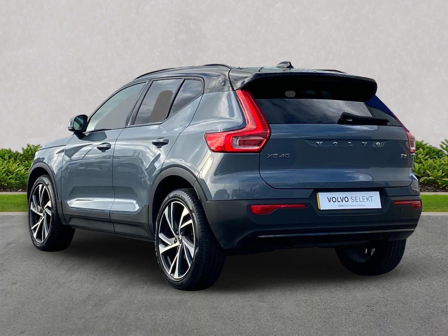 Used Volvo XC40 2020 for sale - 76347032: Photo 2