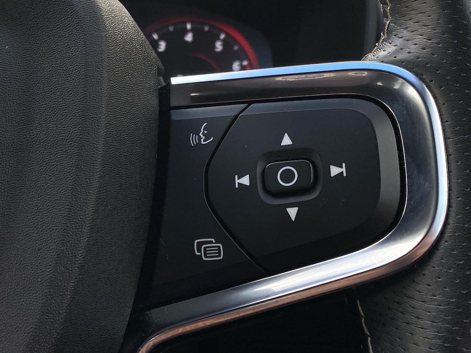 Used Volvo XC40 2020 for sale - 76347032: Photo 26