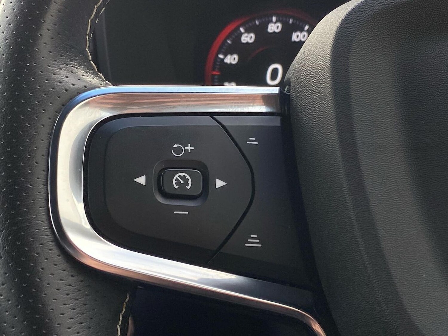 Used Volvo XC40 2020 for sale - 76347032: Photo 27