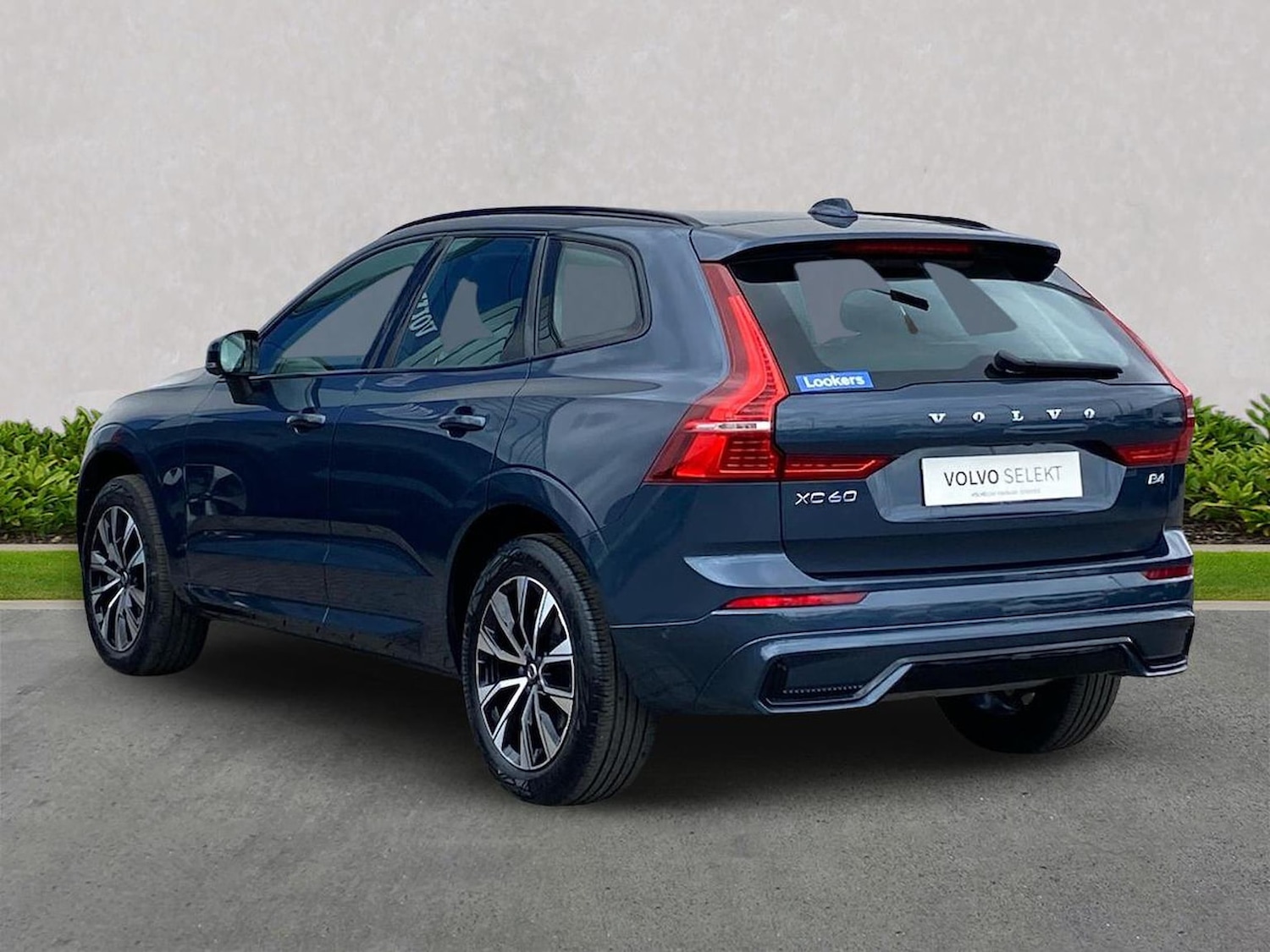 Used Volvo XC60 2023 for sale - 78191149: Photo 2