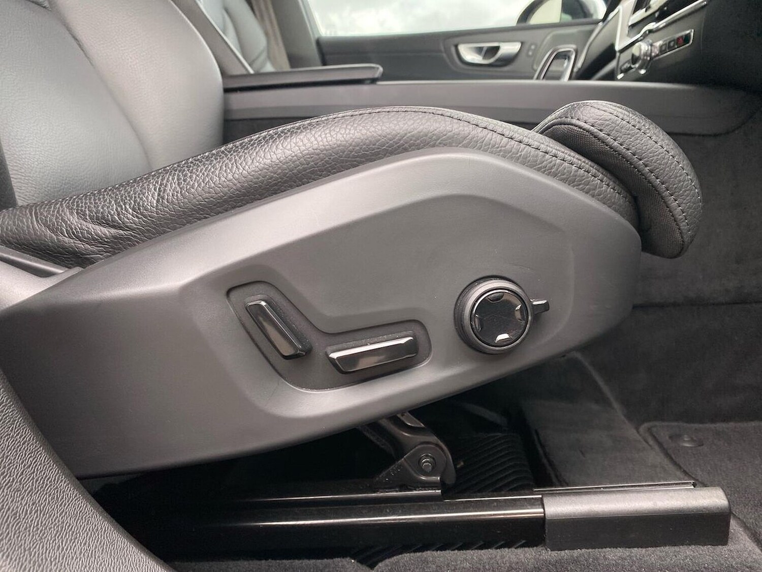 Used Volvo XC60 2023 for sale - 78191149: Photo 32