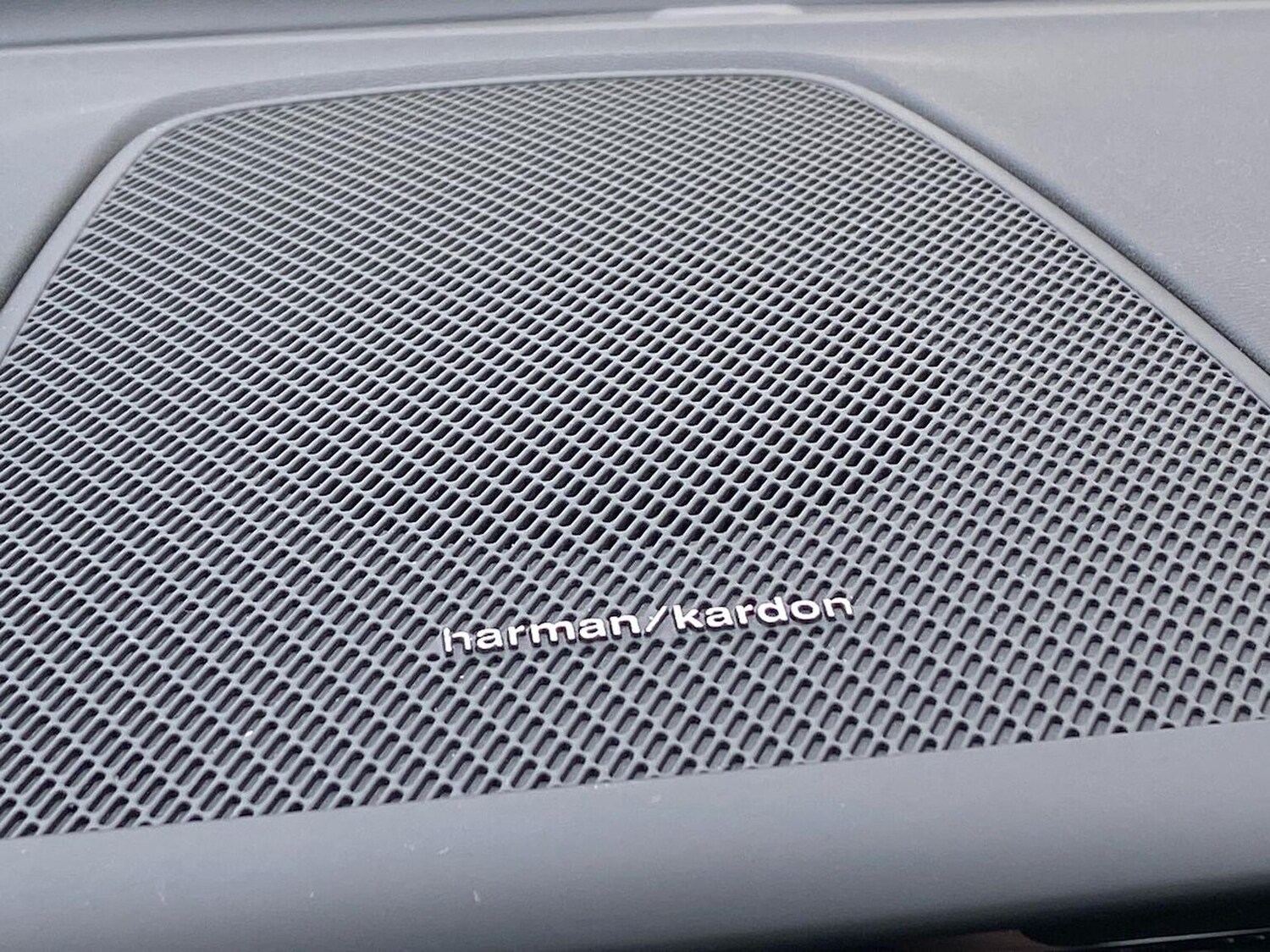 Used Volvo XC60 2023 for sale - 78191149: Photo 33