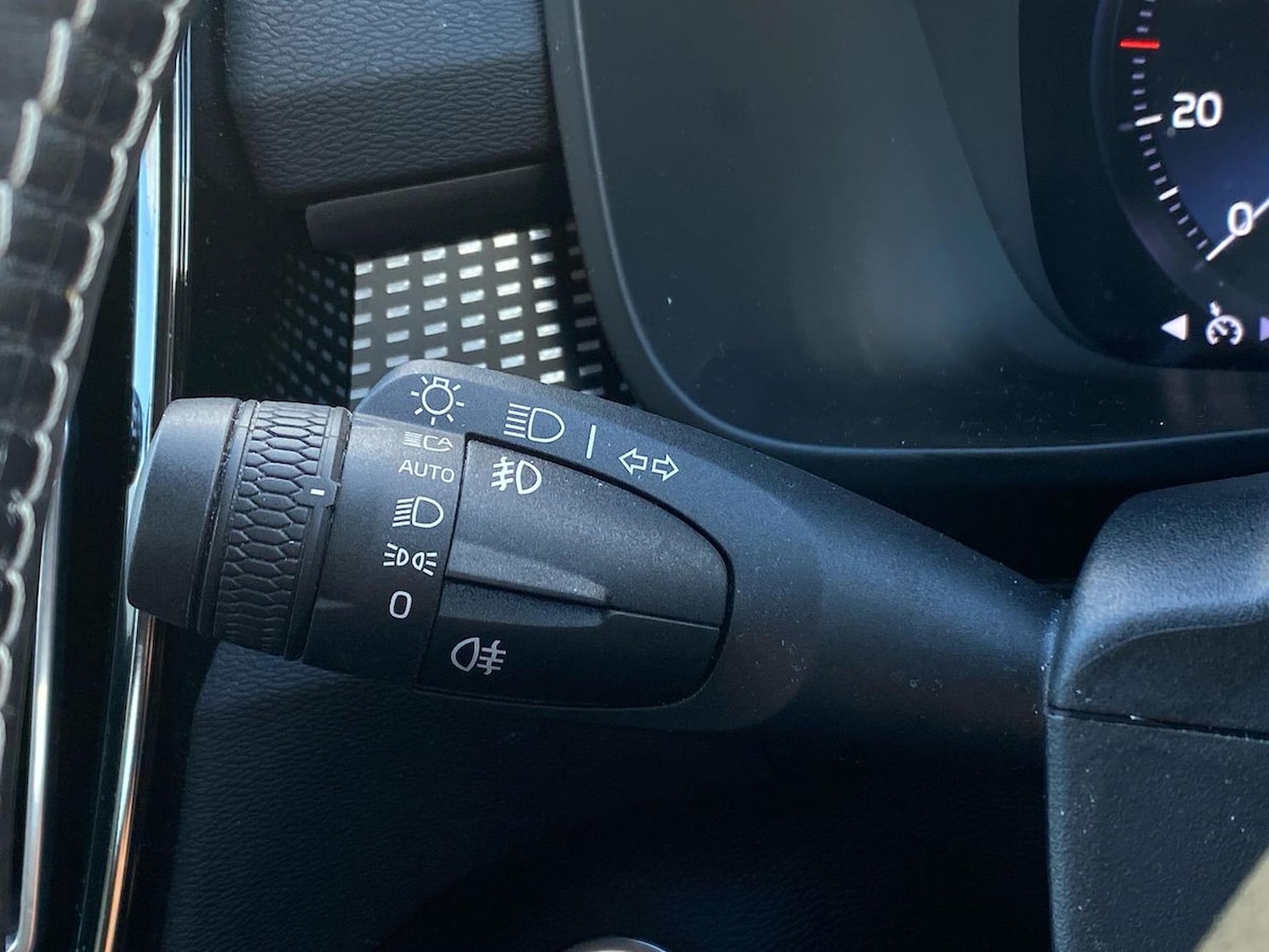 Used Volvo XC40 2020 for sale - 76497221: Photo 30