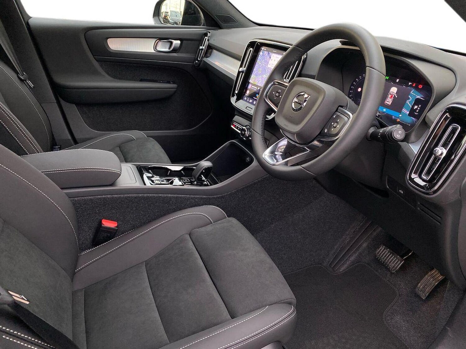 Used Volvo XC40 2025 for sale - 77489698: Photo 15